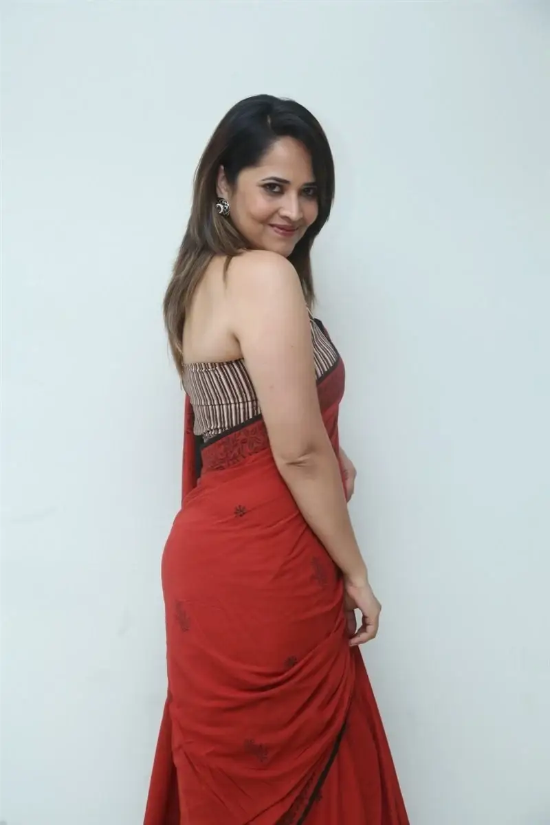 Hyderabad Girl Anasuya Bharadwaj in Red Saree at Movie Press Meet